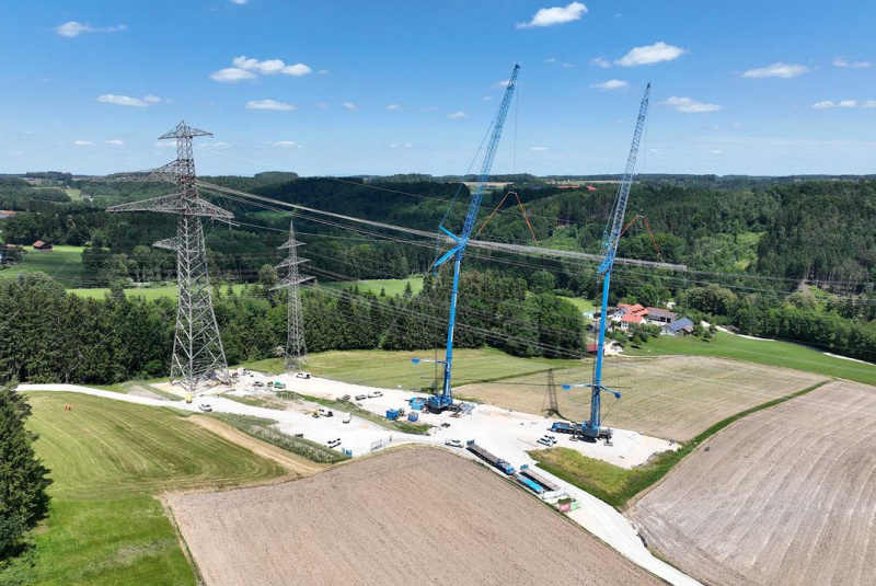  Aktuality, Novinky - Felbermayr Slovensko / 1. MIESTO PRE PRENÁJOM ŽERIAVOV SPOLOČNOSTI FELBERMAYR - foto