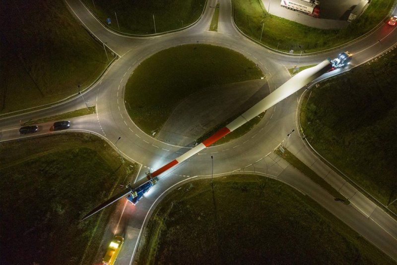 Aktuality, Novinky - Felbermayr Slovensko / PREPRAVNÁ A ZDVÍHACIA TECHNIKA NA VÝSTAVBU OBROVSKÝCH VETERNÝCH ELEKTRÁRNÍ - foto Aktuality, Novinky - Felbermayr Slovensko / PREPRAVNÁ A ZDVÍHACIA TECHNIKA NA VÝSTAVBU OBROVSKÝCH VETERNÝCH ELEKTRÁRNÍ - foto