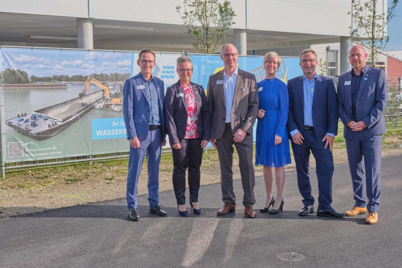 Aktuality, Novinky - Felbermayr Slovensko / SPOLOČNOSTI HAGN UMWELTTECHNIK A DOMARIN OSLAVUJÚ OTVORENIE NOVEJ CENTRÁLY - foto Aktuality, Novinky - Felbermayr Slovensko / SPOLOČNOSTI HAGN UMWELTTECHNIK A DOMARIN OSLAVUJÚ OTVORENIE NOVEJ CENTRÁLY - foto