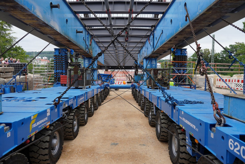 Aktuality, Novinky - Felbermayr Slovensko / ENGINEERED SOLUTIONS – MAJSTROVSKÉ DIELO SO SAMOČINNÝMI TRANSPORTÉRMI SPMT NA MONTÁŽ MOSTA - foto Aktuality, Novinky - Felbermayr Slovensko / ENGINEERED SOLUTIONS – MAJSTROVSKÉ DIELO SO SAMOČINNÝMI TRANSPORTÉRMI SPMT NA MONTÁŽ MOSTA - foto