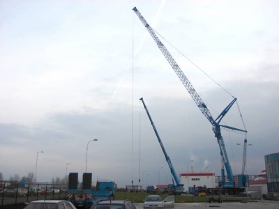  Výstavba priemyselného parku pomocou mobilného žeriava LTM 1400-