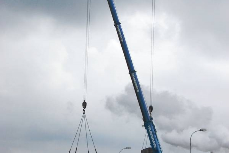 REFERENCIE / Výstavba priemyselného parku pomocou mobilného žeriava LTM 1400-7.1 - foto REFERENCIE / Výstavba priemyselného parku pomocou mobilného žeriava LTM 1400-7.1 - foto