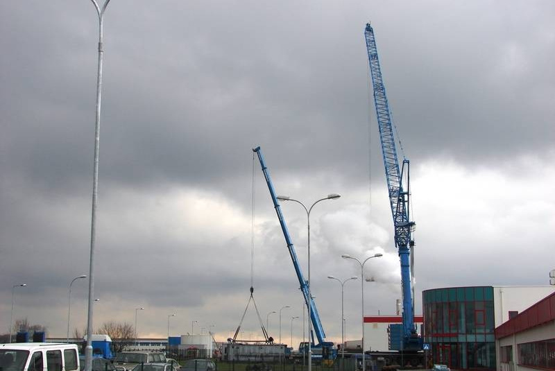 REFERENCIE / Výstavba priemyselného parku pomocou mobilného žeriava LTM 1400-7.1 - foto REFERENCIE / Výstavba priemyselného parku pomocou mobilného žeriava LTM 1400-7.1 - foto