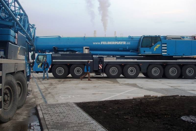 REFERENCIE / Výstavba priemyselného parku pomocou mobilného žeriava LTM 1400-7.1 - foto REFERENCIE / Výstavba priemyselného parku pomocou mobilného žeriava LTM 1400-7.1 - foto